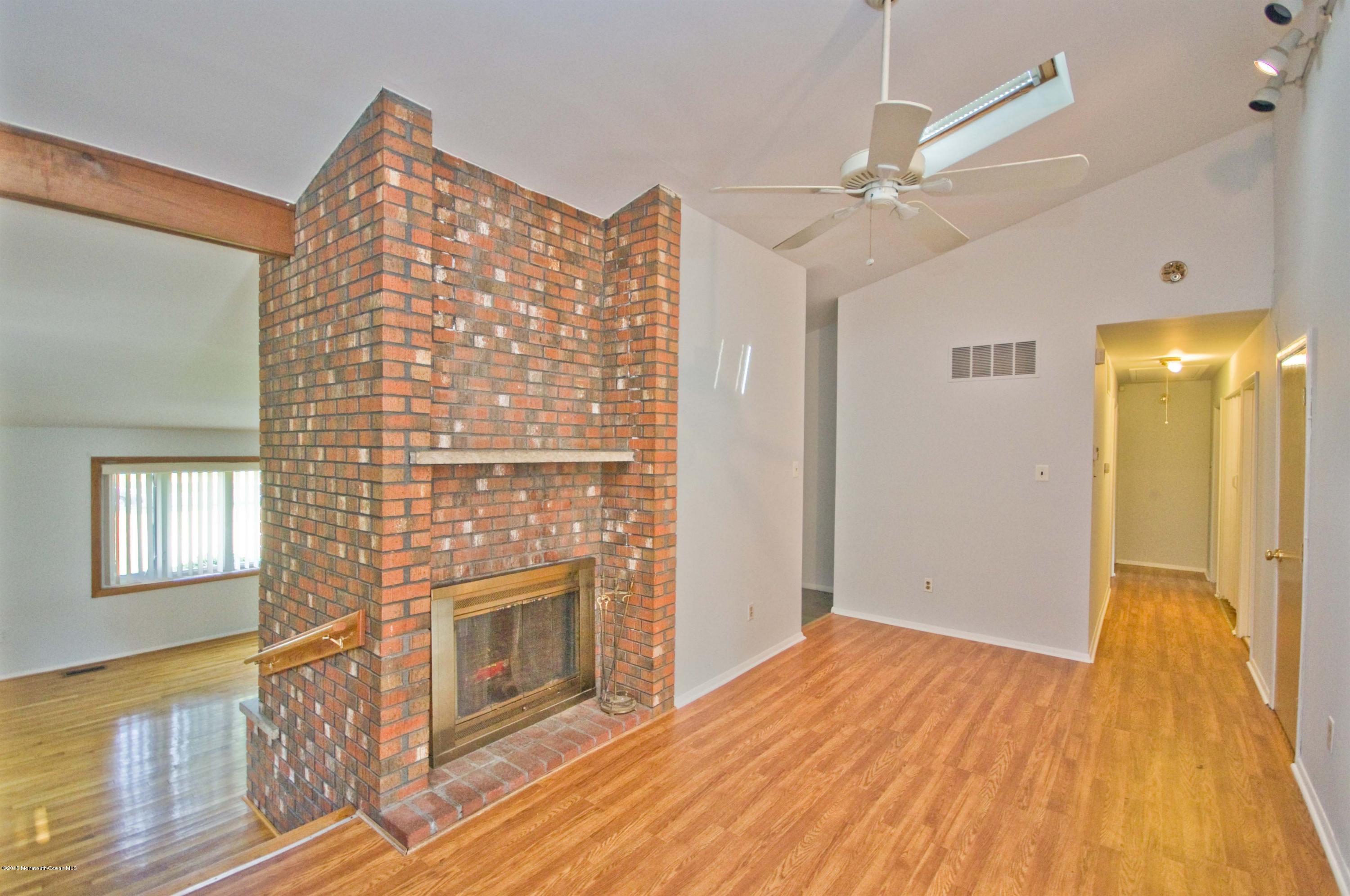 990 Neck Road Burlington, NJ 08016 - Photo 9 of 33 010_DEN