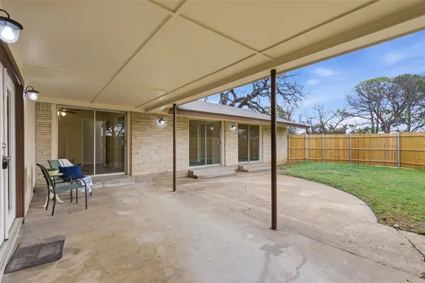 $342,500 | 829 Joanna Drive, Hurst, TX 76053