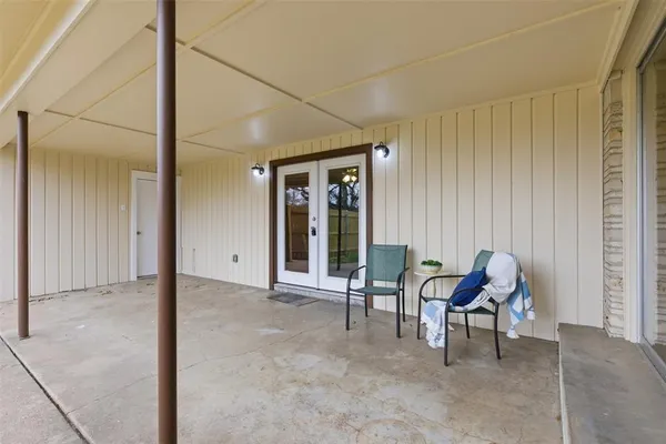 $342,500 | 829 Joanna Drive, Hurst, TX 76053