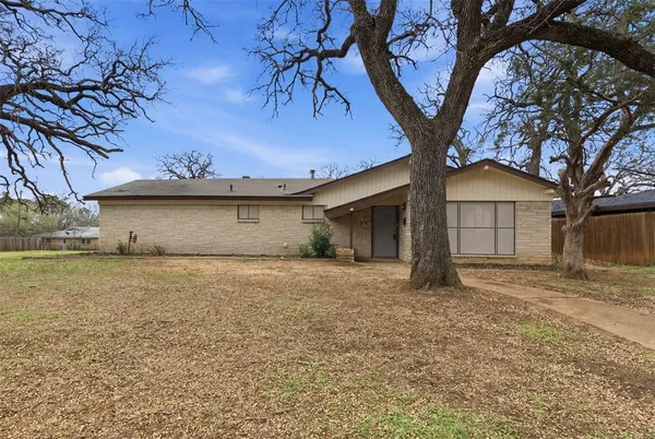 $342,500 | 829 Joanna Drive, Hurst, TX 76053