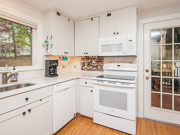 10 Woodridge Road Littleton, MA 01460 - Photo 6 of 16 Gallery Image 6