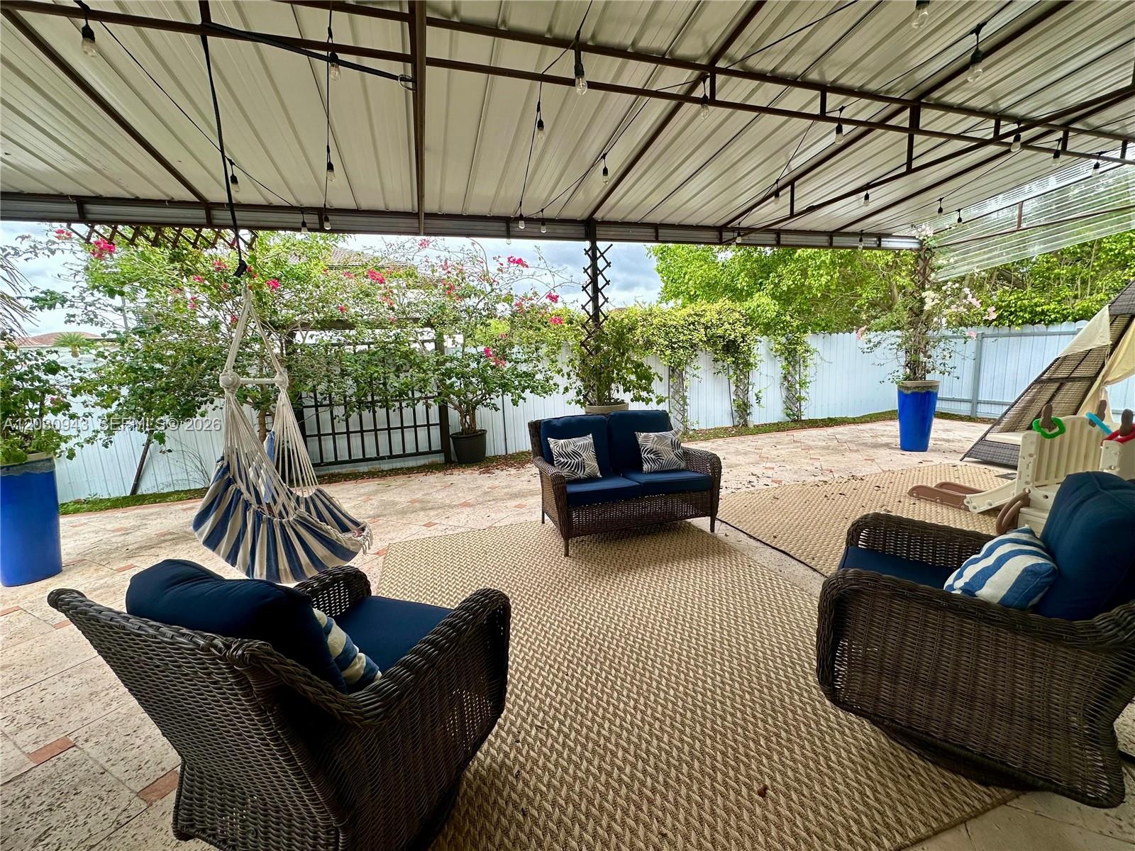 15490 Southwest 10th Street Miami, FL 33194 - Photo 6 of 34