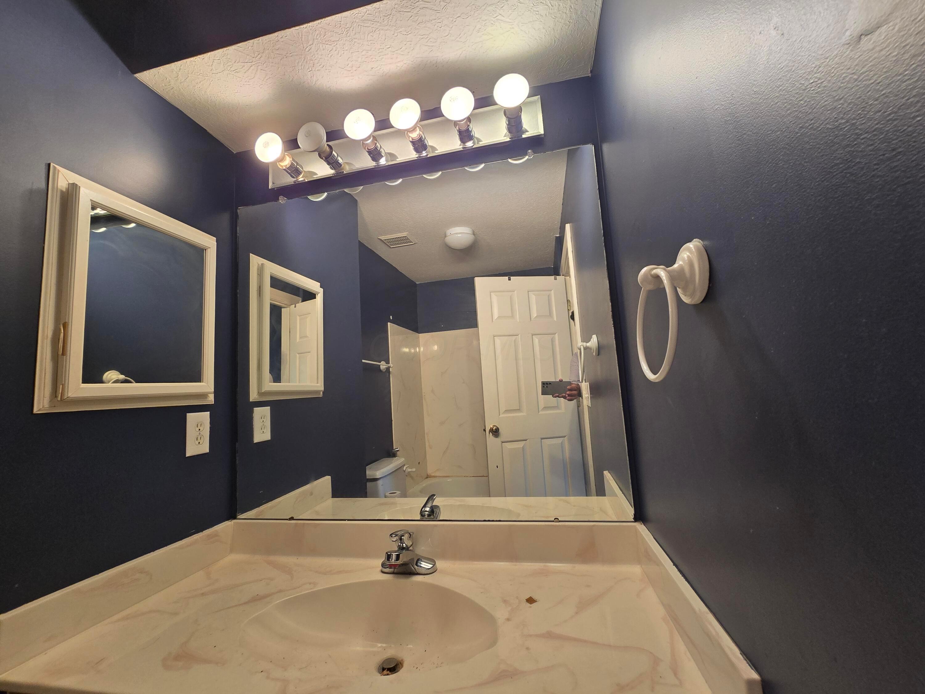 3034 Russell Road Ostrander, OH 43061 - Photo 5 of 23 3034 Russel Batroom 1