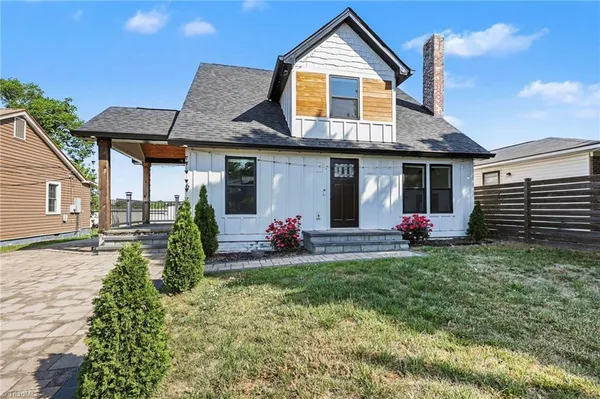 $295,000 | 6 East Sunrise Avenue, Thomasville, NC 27360