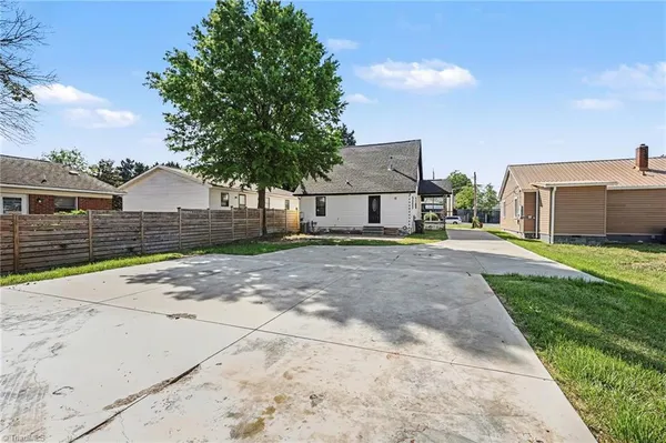 $295,000 | 6 East Sunrise Avenue, Thomasville, NC 27360