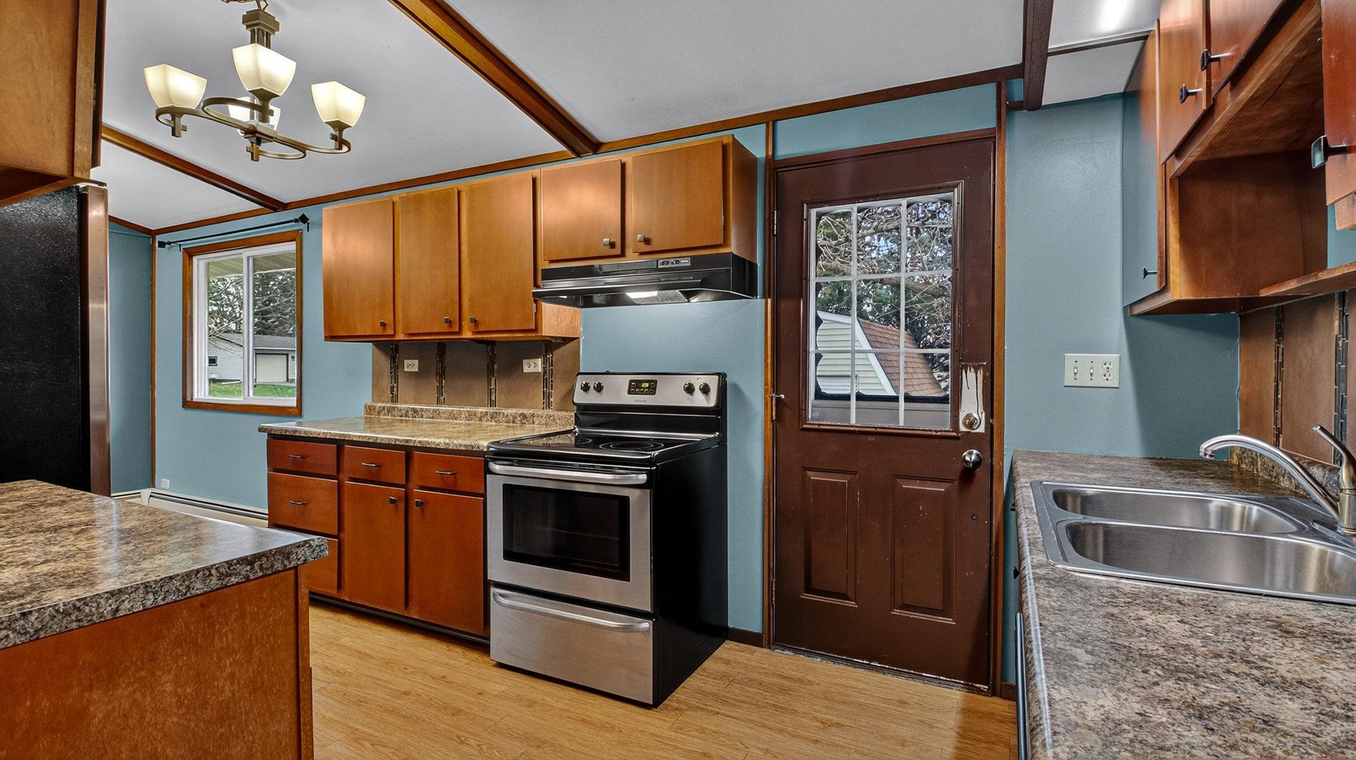 1210 14th Avenue Baldwin, WI 54002 - Photo 5 of 26