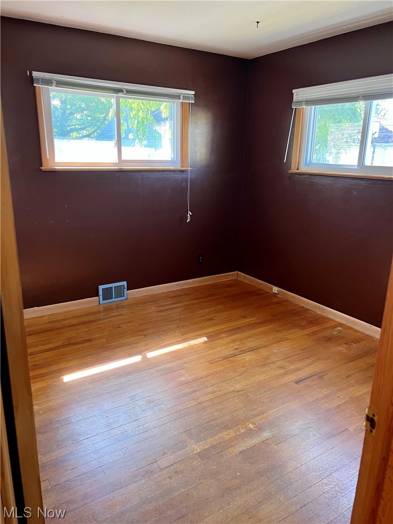 1601 Chelmsford Road Cleveland, OH 44124 - Photo 11 of 26 Gallery Image 11