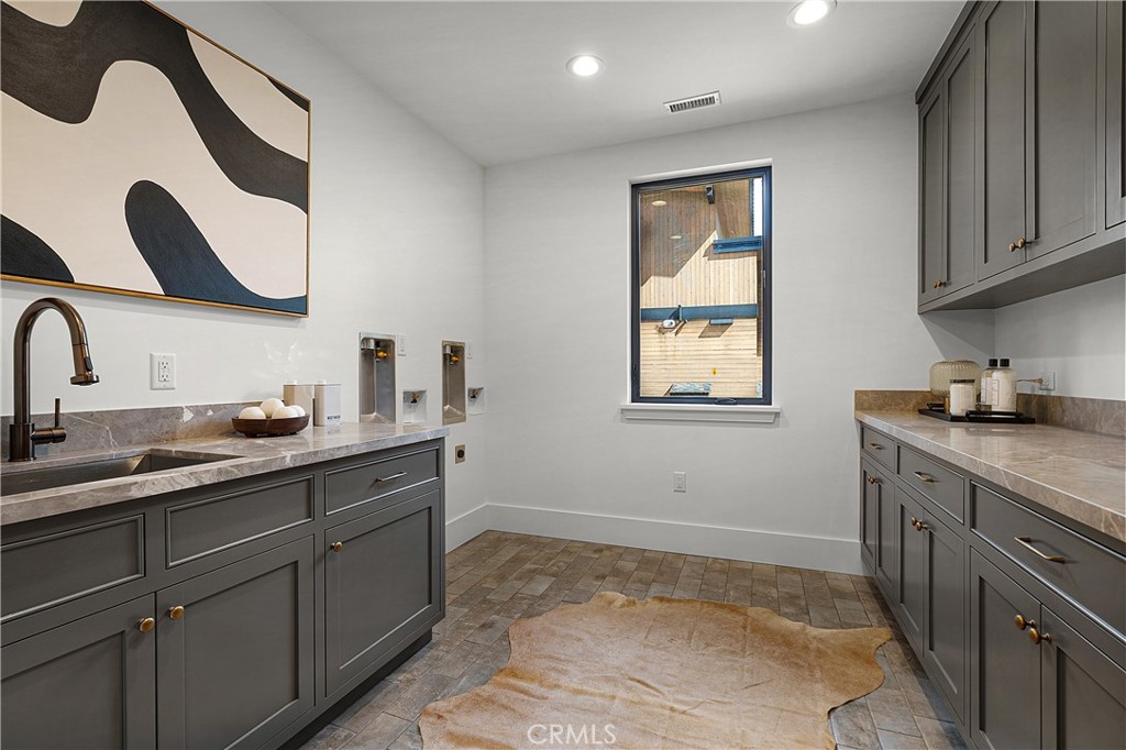 9348 Nine Bark Road Truckee, CA 96161 - Photo 36 of 60 Laundry