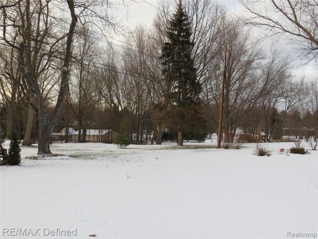 306 Wimpole Drive Rochester, MI 48309 - Photo 11 of 11 Awesome Backyard Views