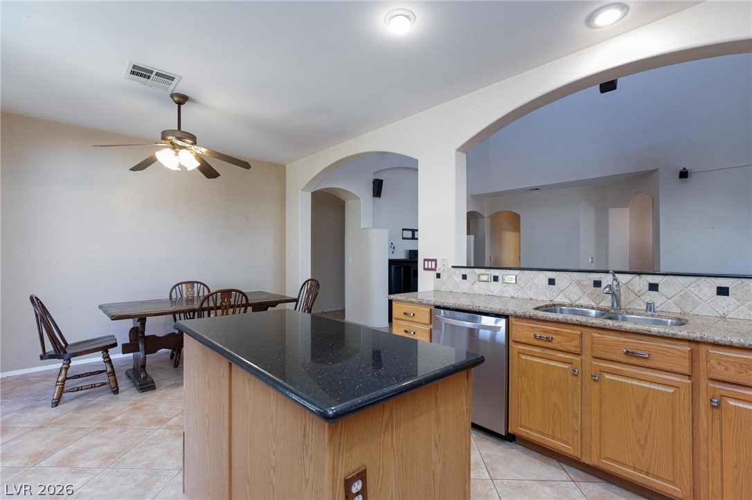 188 Timeless View Court Henderson, NV 89012 - Photo 12 of 35