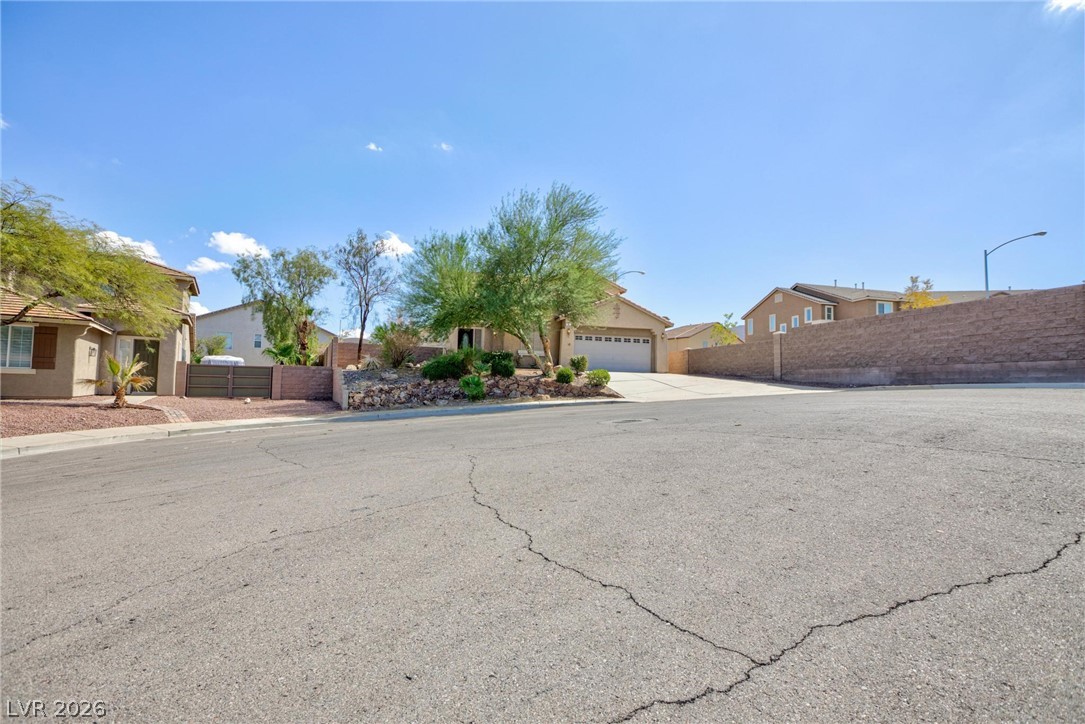 188 Timeless View Court Henderson, NV 89012 - Photo 2 of 35