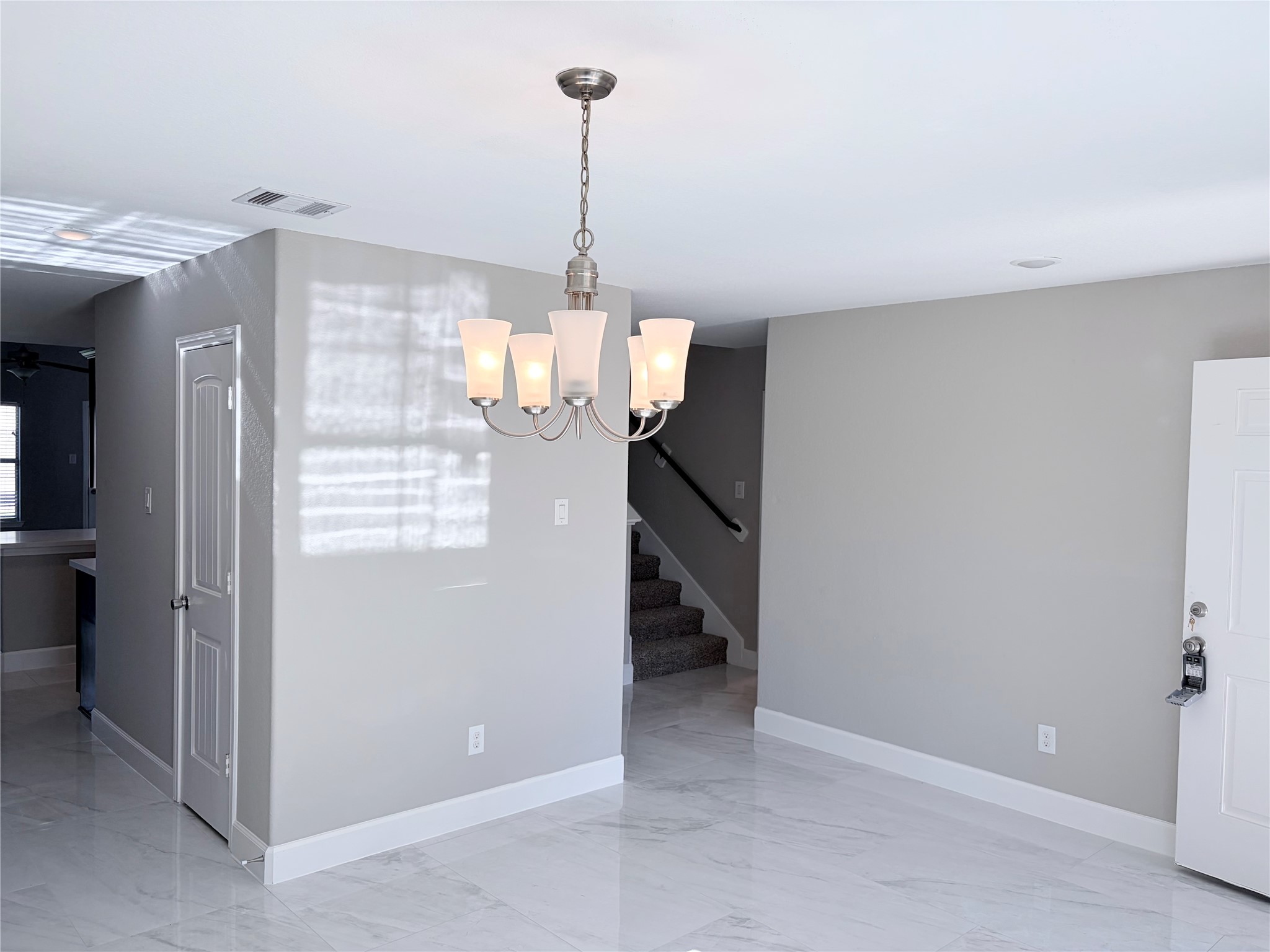 16527 Silla Ridge Court Houston, TX 77049 - Photo 5 of 39