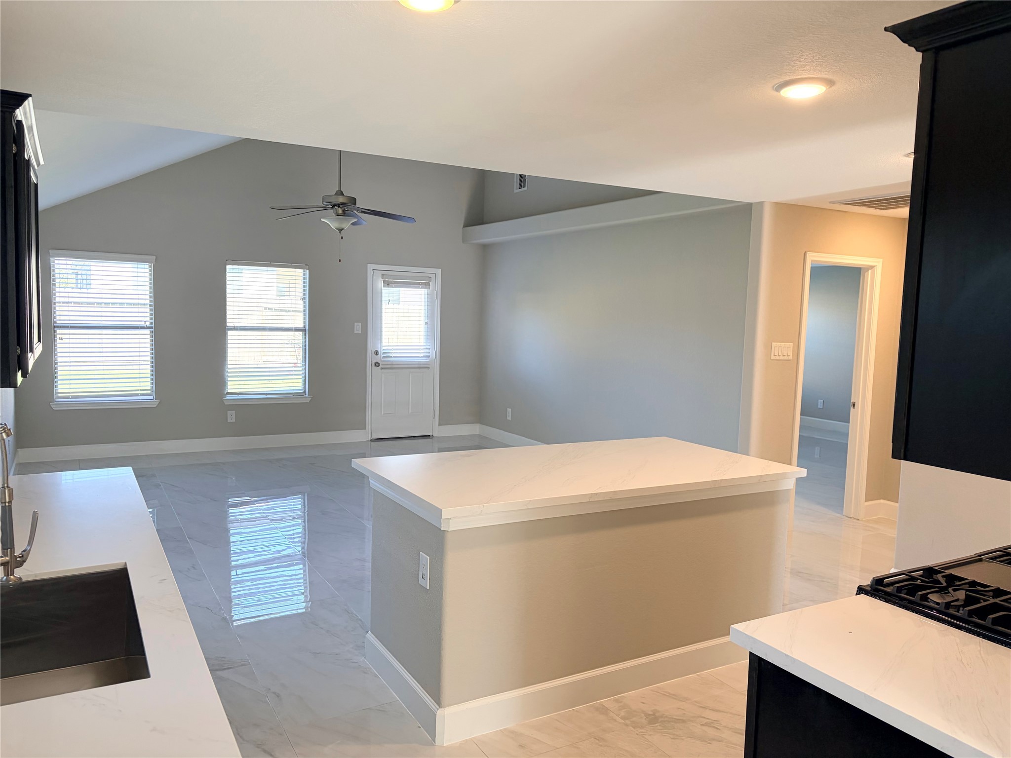 16527 Silla Ridge Court Houston, TX 77049 - Photo 7 of 39