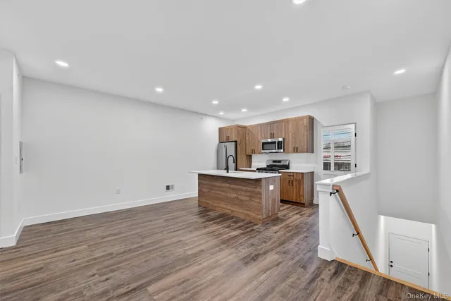 $2,400 | 19 Welling Place, Warwick, NY 10990