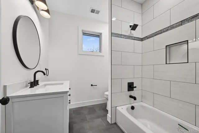 $2,400 | 19 Welling Place, Warwick, NY 10990