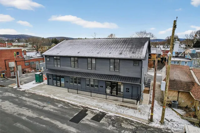 $2,400 | 19 Welling Place, Warwick, NY 10990