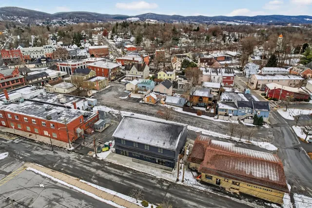 $2,400 | 19 Welling Place, Warwick, NY 10990