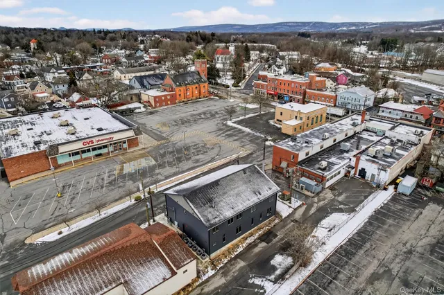 $2,400 | 19 Welling Place, Warwick, NY 10990