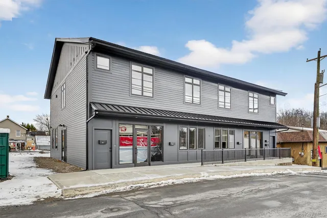 $2,400 | 19 Welling Place, Warwick, NY 10990