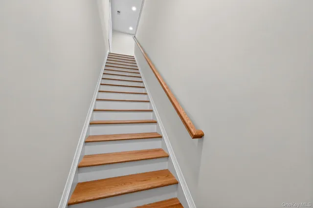 $2,400 | 19 Welling Place, Warwick, NY 10990