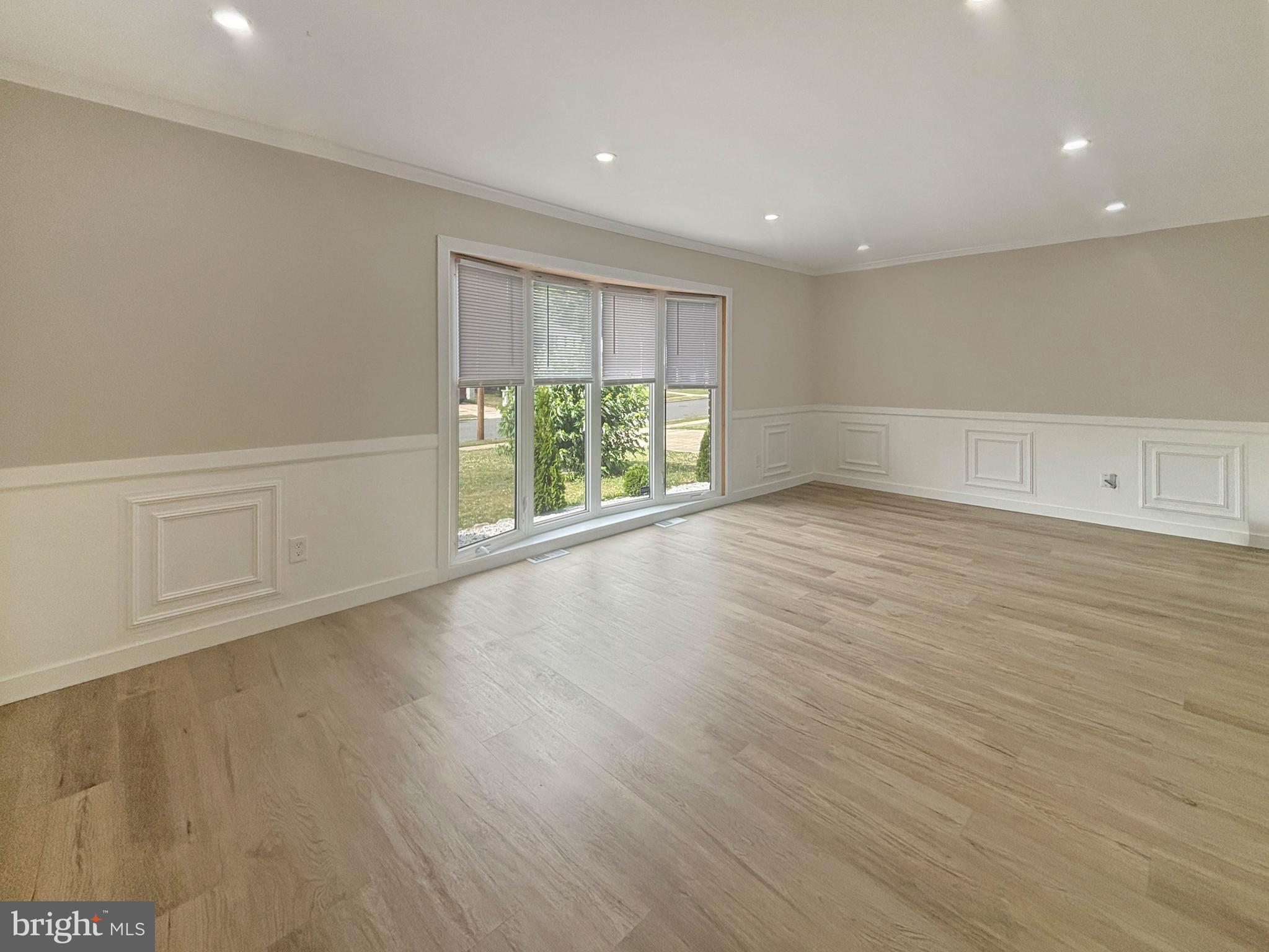 119 Colonial Road Beverly, NJ 08010 - Photo 8 of 29
