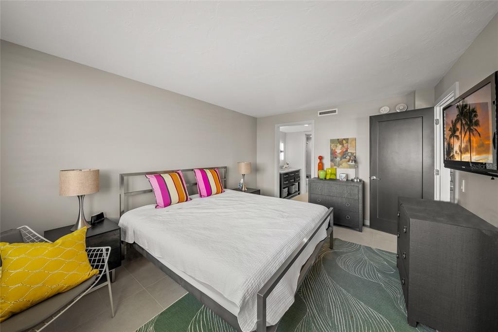 5750 Midnight Pass Road, Unit 704E Sarasota, FL 34242 - Photo 12 of 56