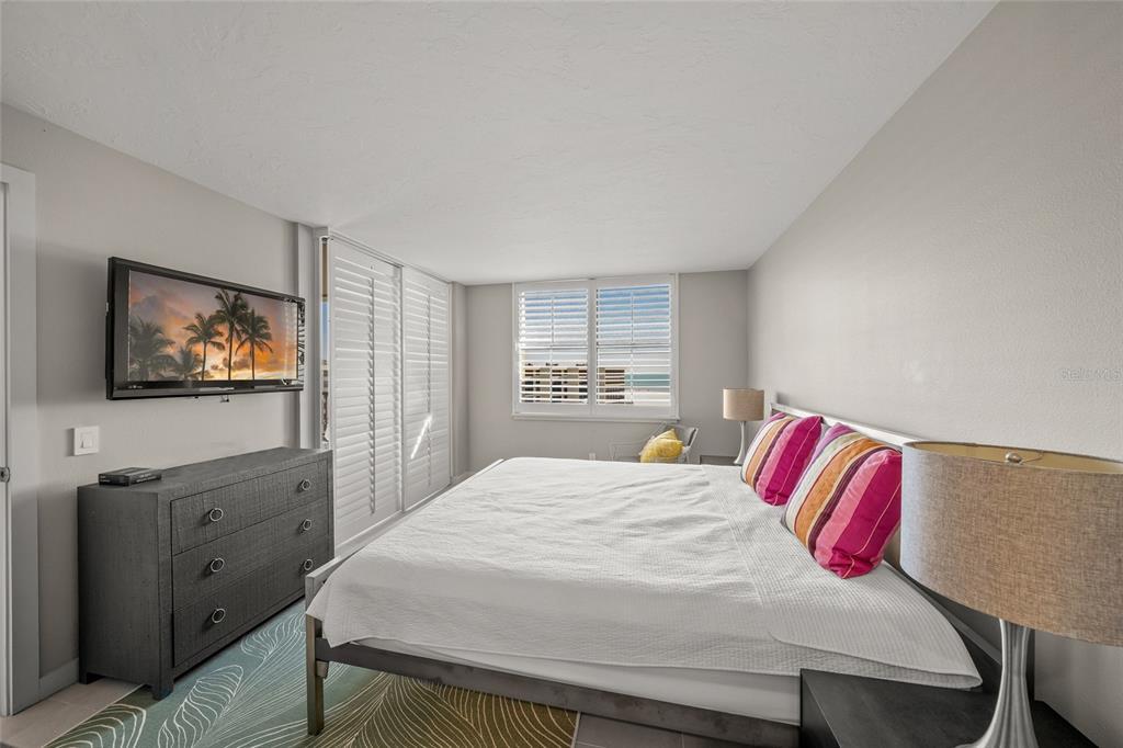 5750 Midnight Pass Road, Unit 704E Sarasota, FL 34242 - Photo 17 of 56