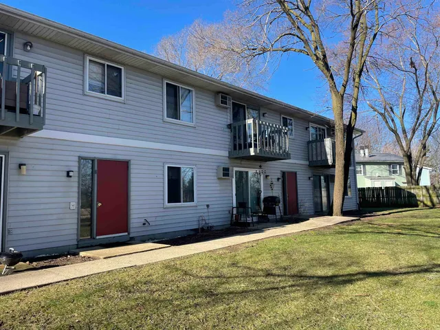 $999,900 | 914 North Oak Street, Madison, WI 53704