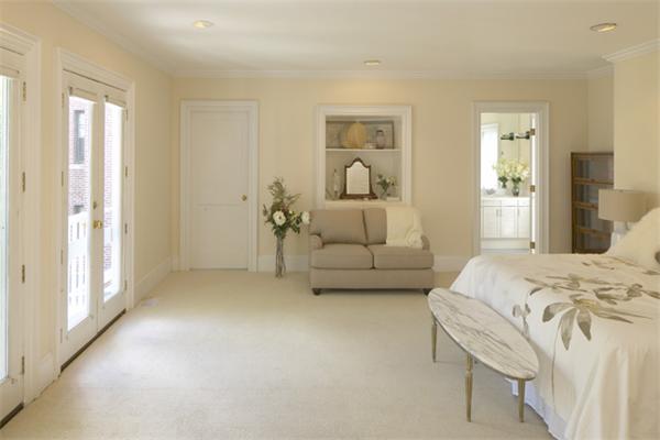 32 Ash Street Cambridge, MA 02138 - Photo 9 of 10 a bedroom with a bed and a couch