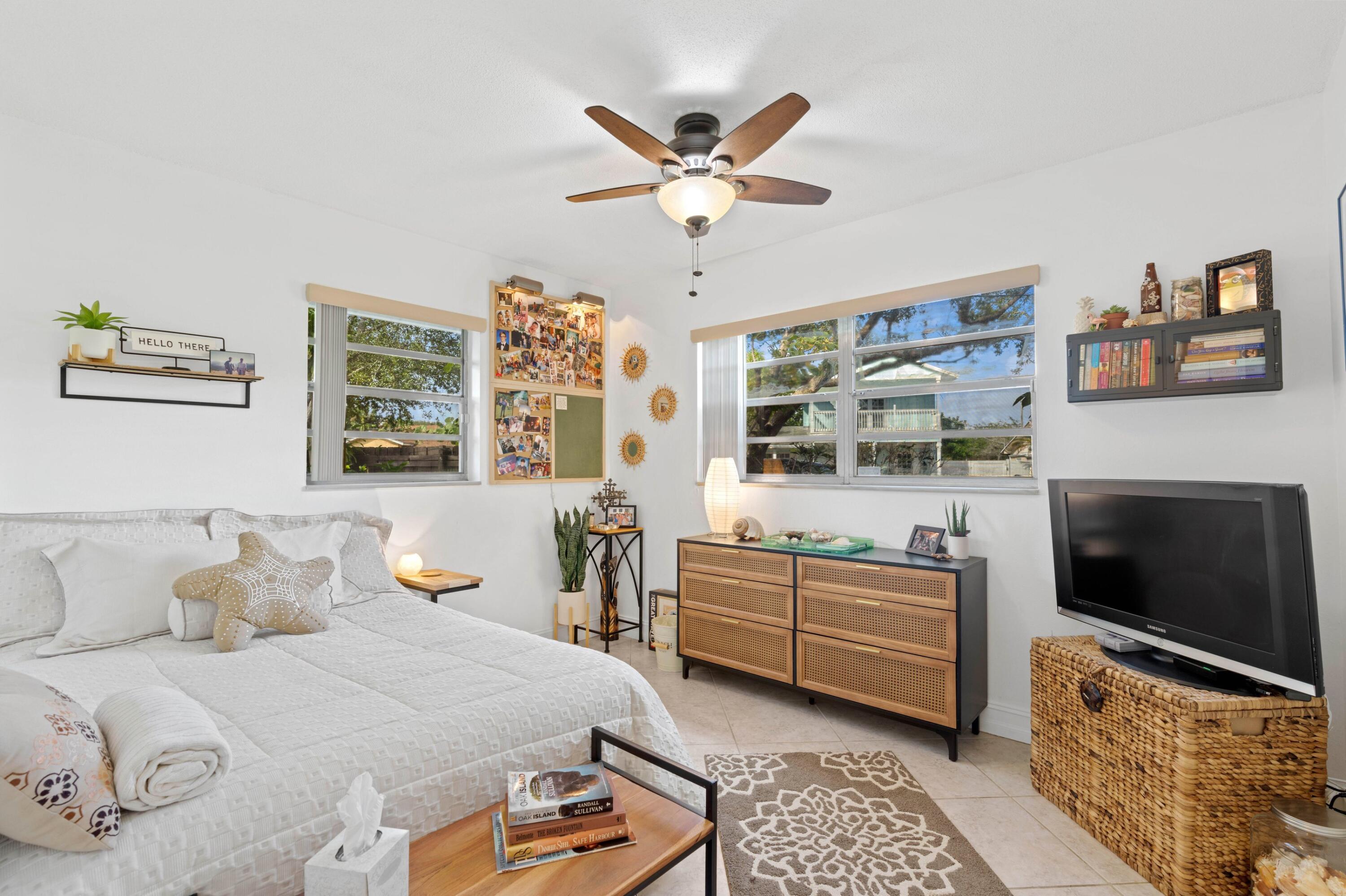 346 Northwest 23rd Street Boca Raton, FL 33431 - Photo 13 of 27 2nd Bedroom