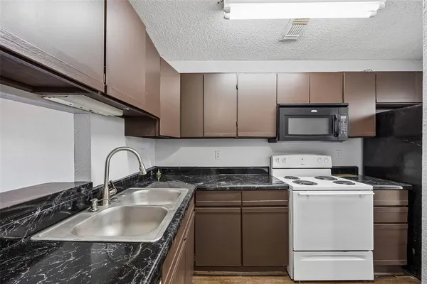 $190,000 | 724 West Collins Street, Denton, TX 76201