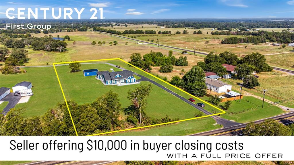 a view of a tennis court