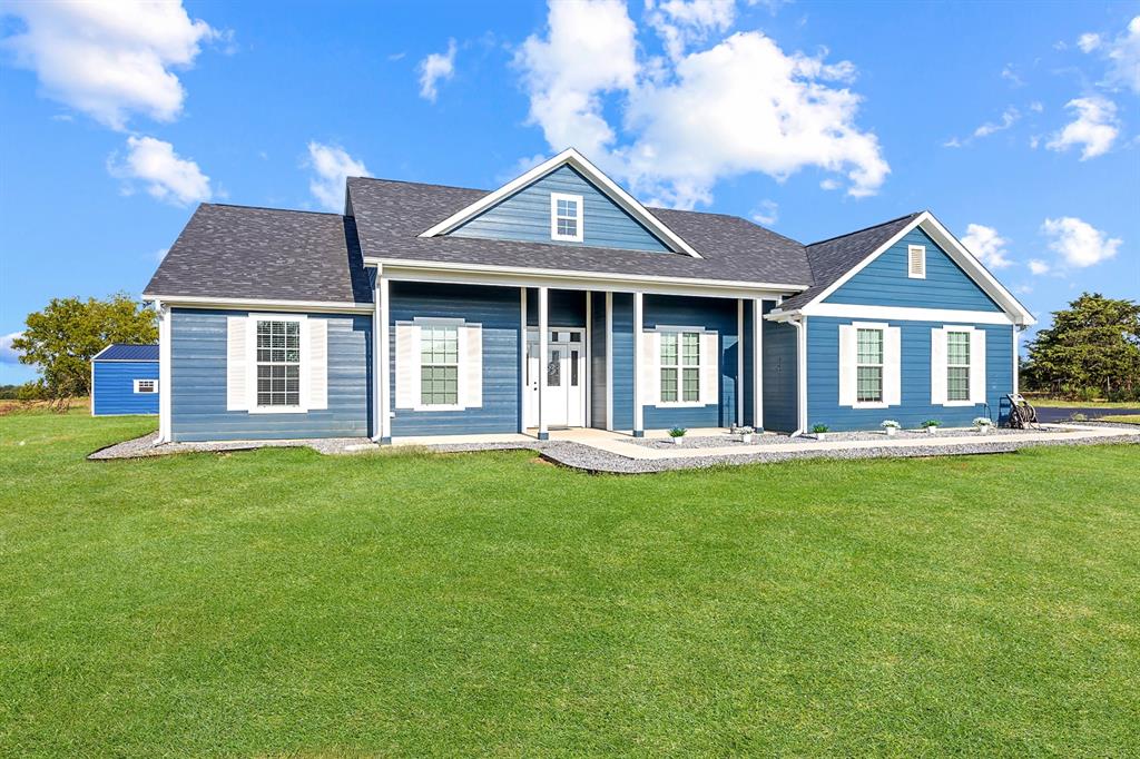 27084 Fm 47 Wills Point Wills Point, TX 75169 - Photo 6 of 36 a front view of a house with a yard