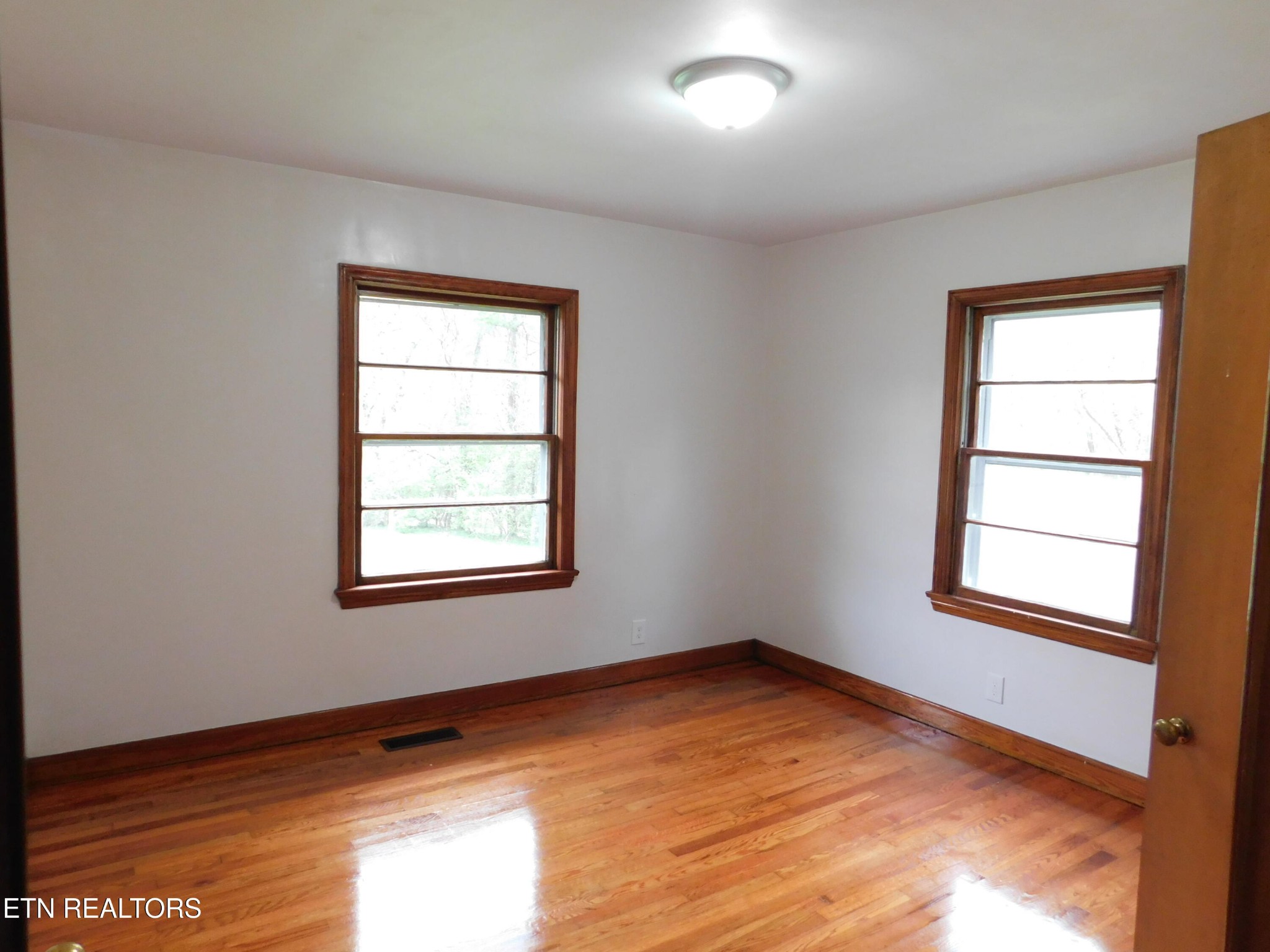 2525 Belt Road Knoxville, TN 37920 - Photo 15 of 31 Gallery Image 15