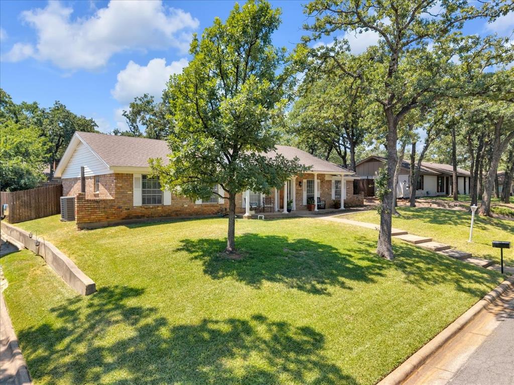 207 Walnut Way Euless, TX 76039 - Photo 31 of 34 Gallery Image 31