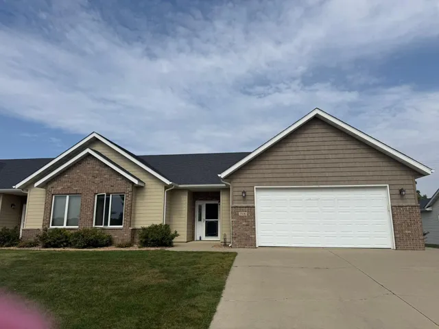 $290,000 | 1816 Evergreen Place Northeast, Owatonna, MN 55060