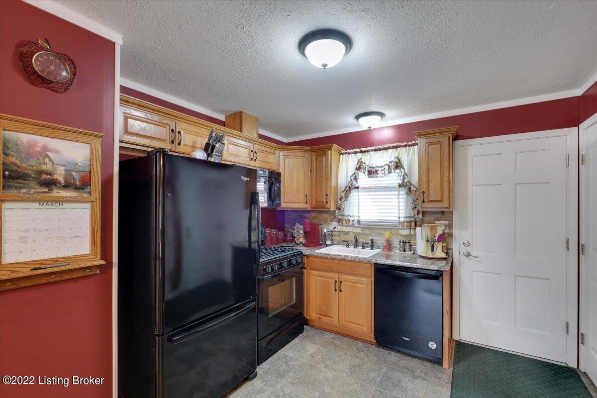 487 Beechland Road Louisville, KY 40229 - Photo 11 of 41 12-487 Beechland Rd-111