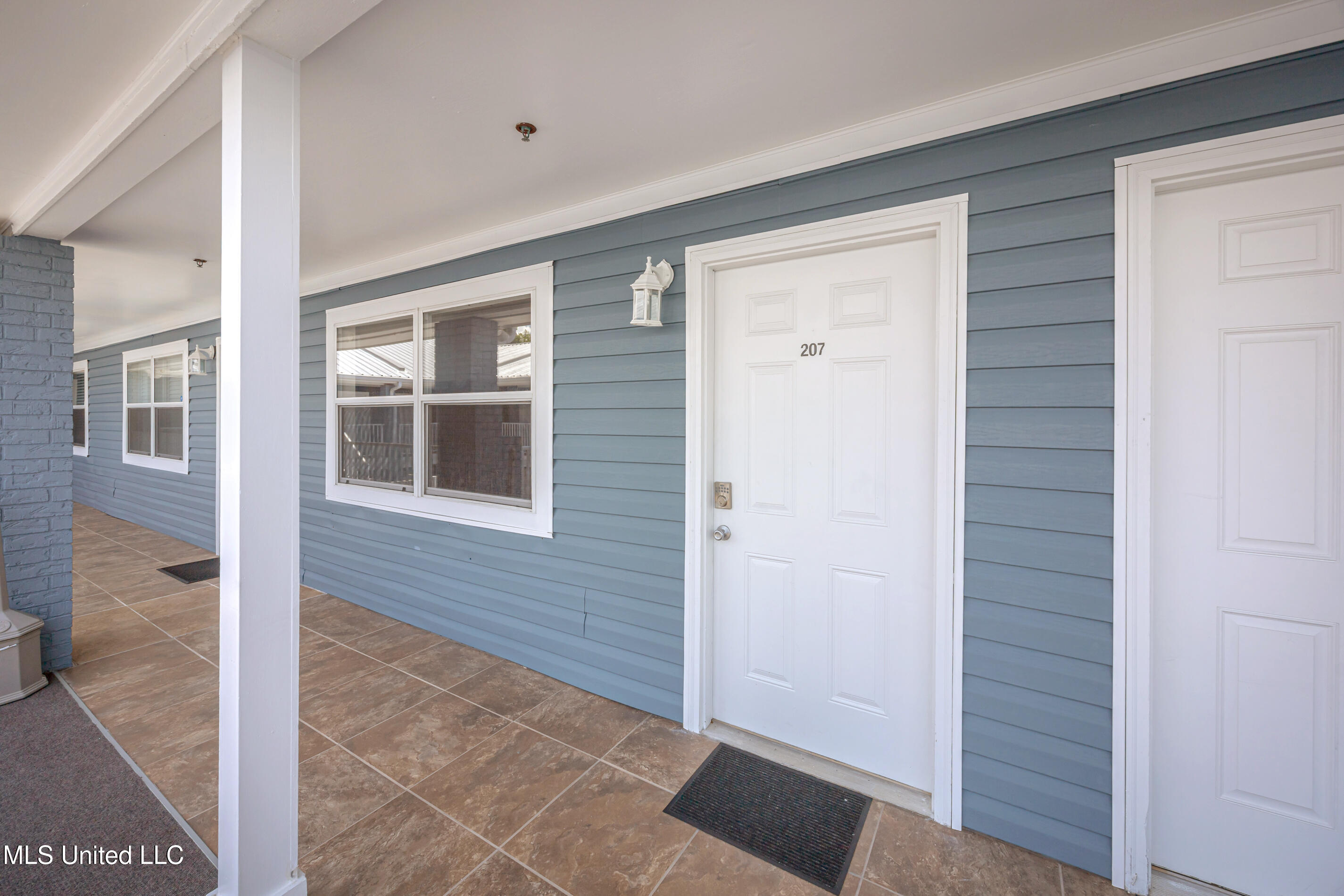 1282 Beach Boulevard, Unit 207 Biloxi, MS 39530 - Photo 1 of 33 IMG_8409