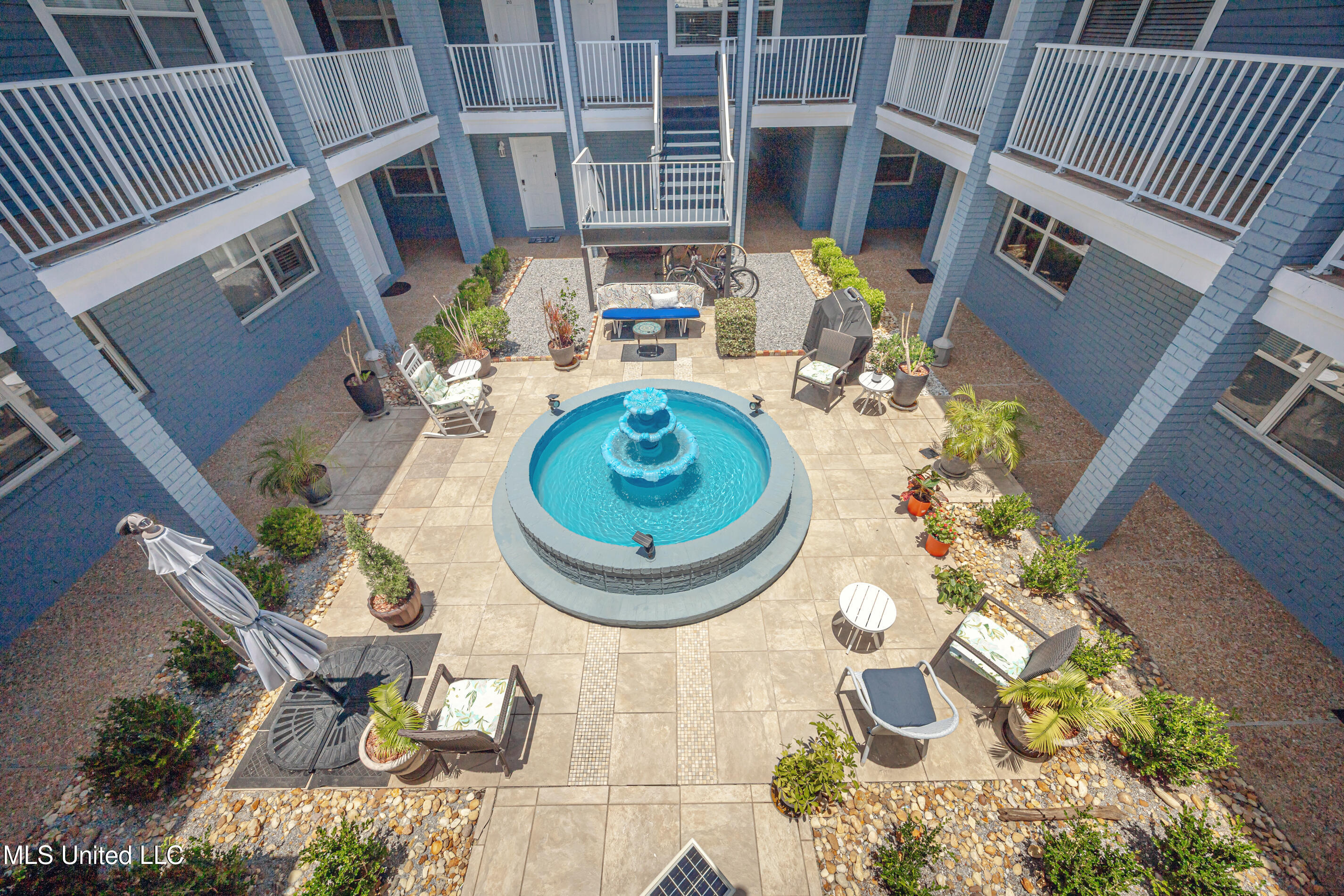 1282 Beach Boulevard, Unit 207 Biloxi, MS 39530 - Photo 19 of 33 IMG_8418