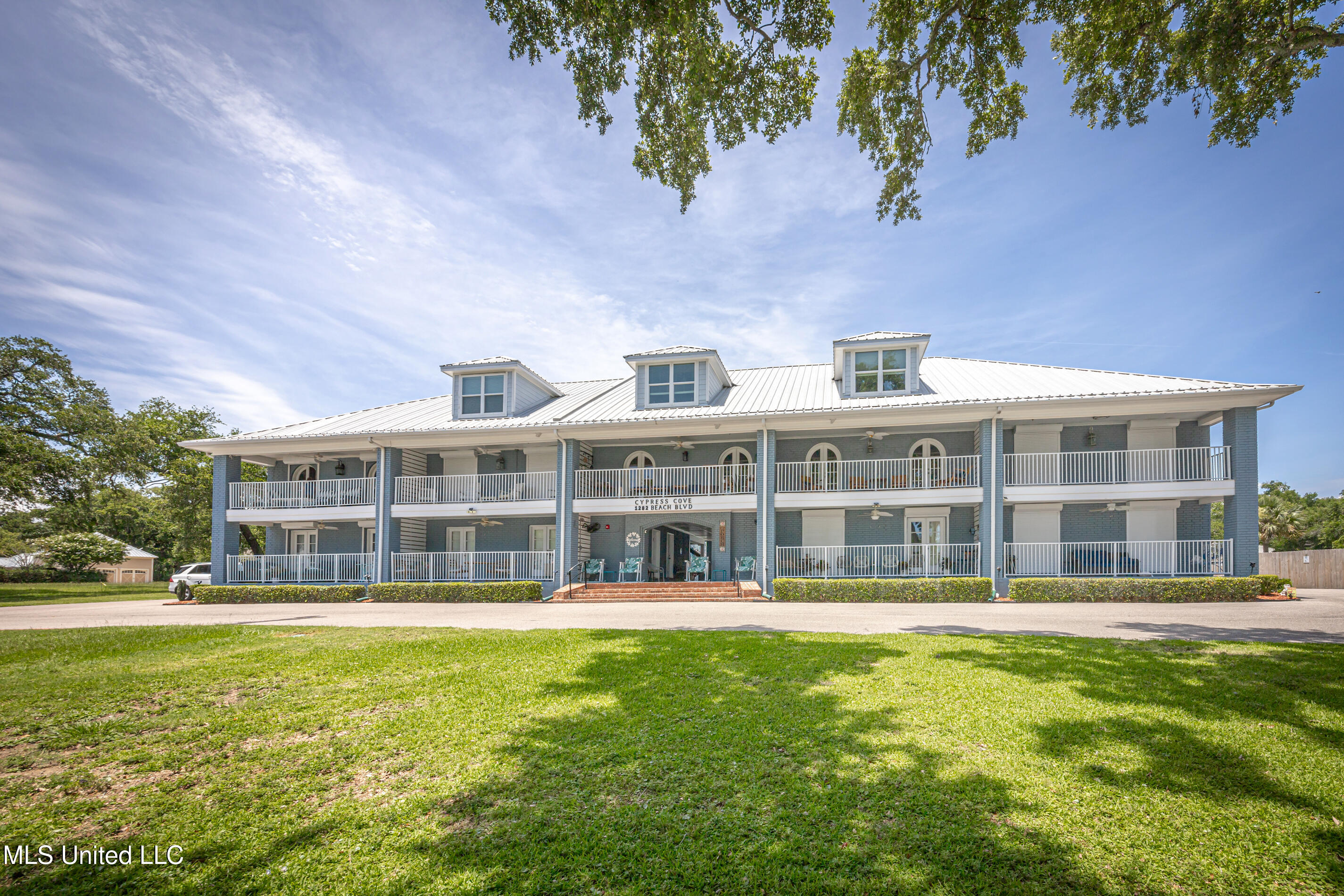 1282 Beach Boulevard, Unit 207 Biloxi, MS 39530 - Photo 2 of 33 IMG_8483