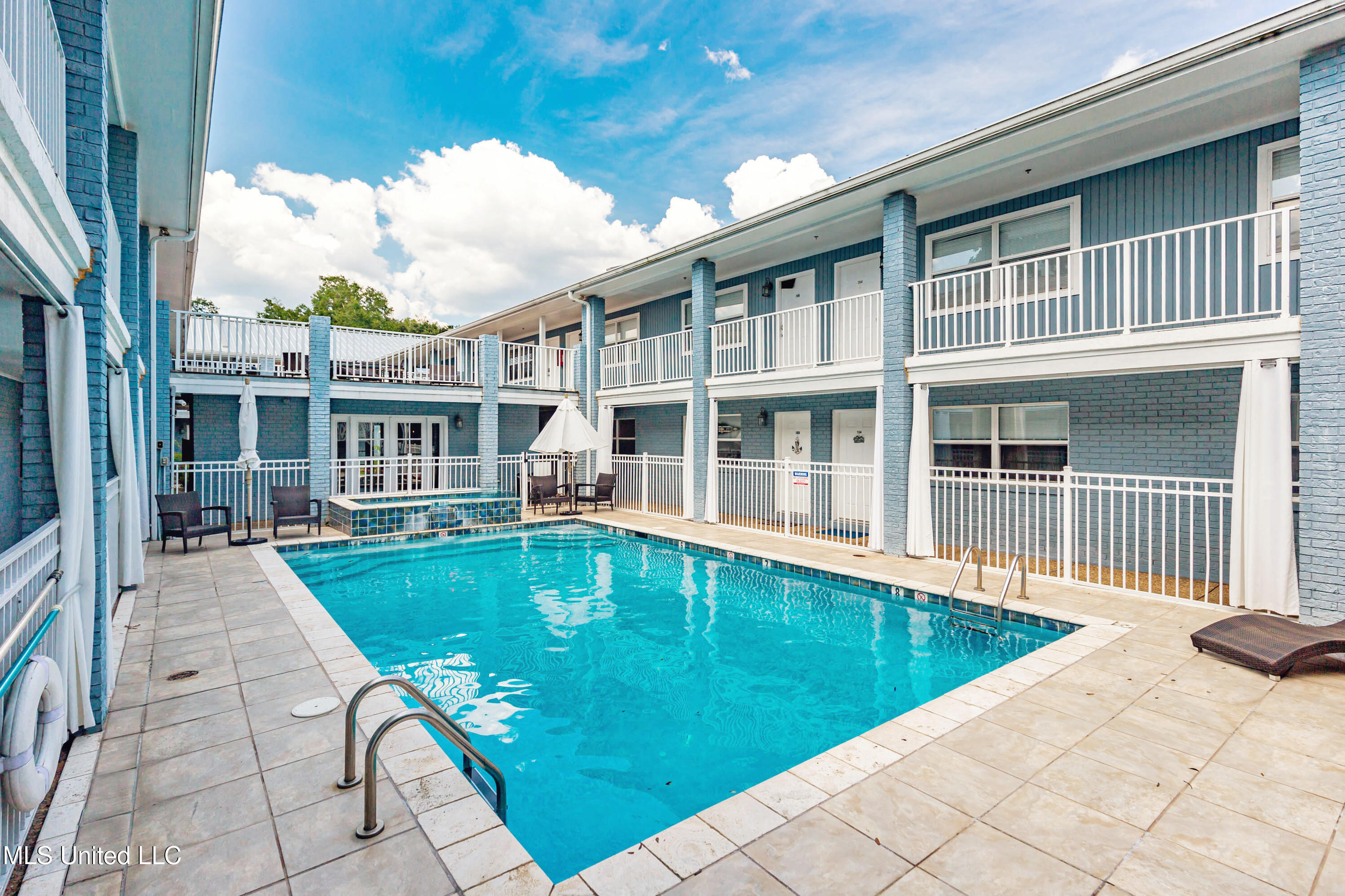 1282 Beach Boulevard, Unit 207 Biloxi, MS 39530 - Photo 22 of 33 _MG_8735