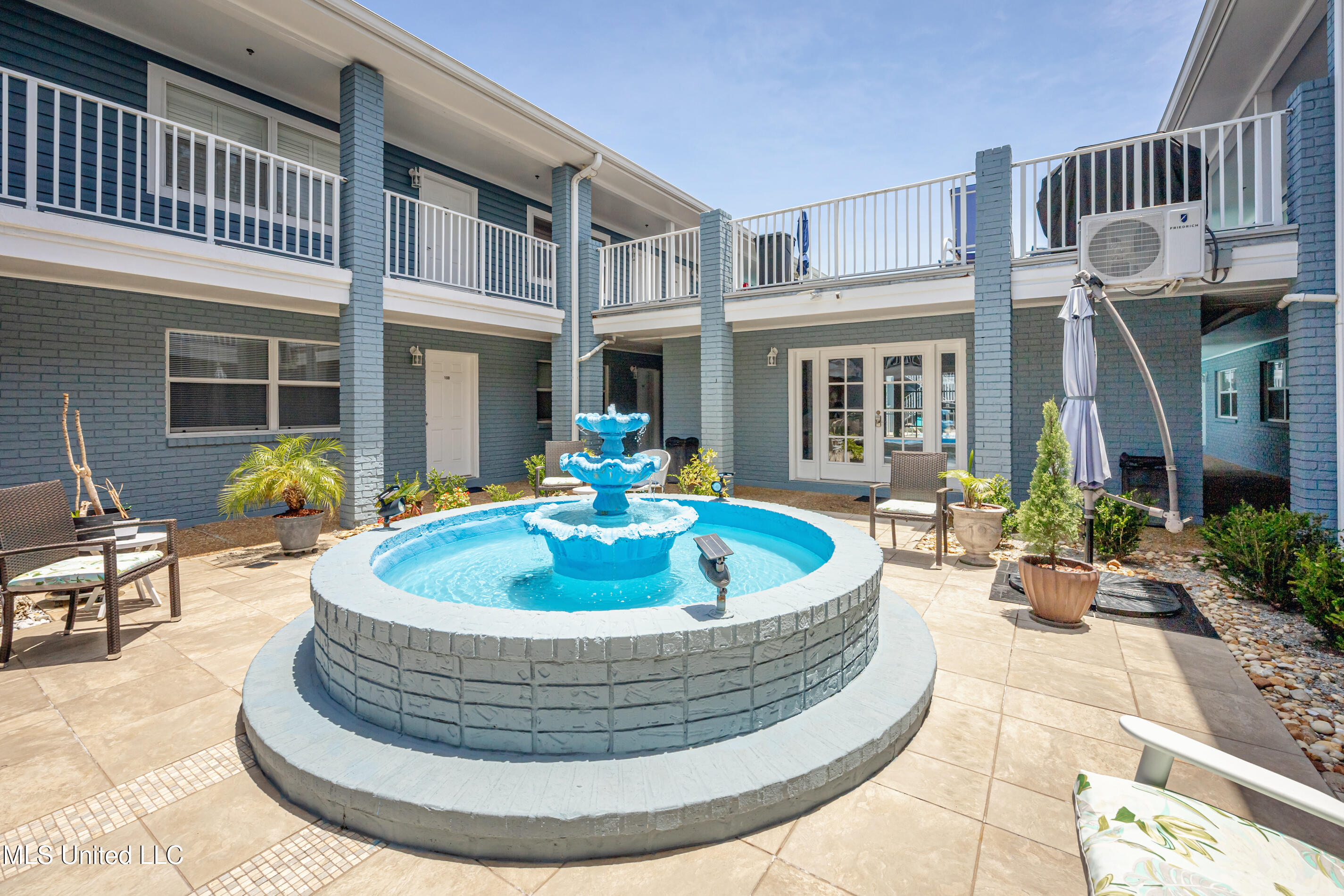 1282 Beach Boulevard, Unit 207 Biloxi, MS 39530 - Photo 23 of 33 IMG_8519