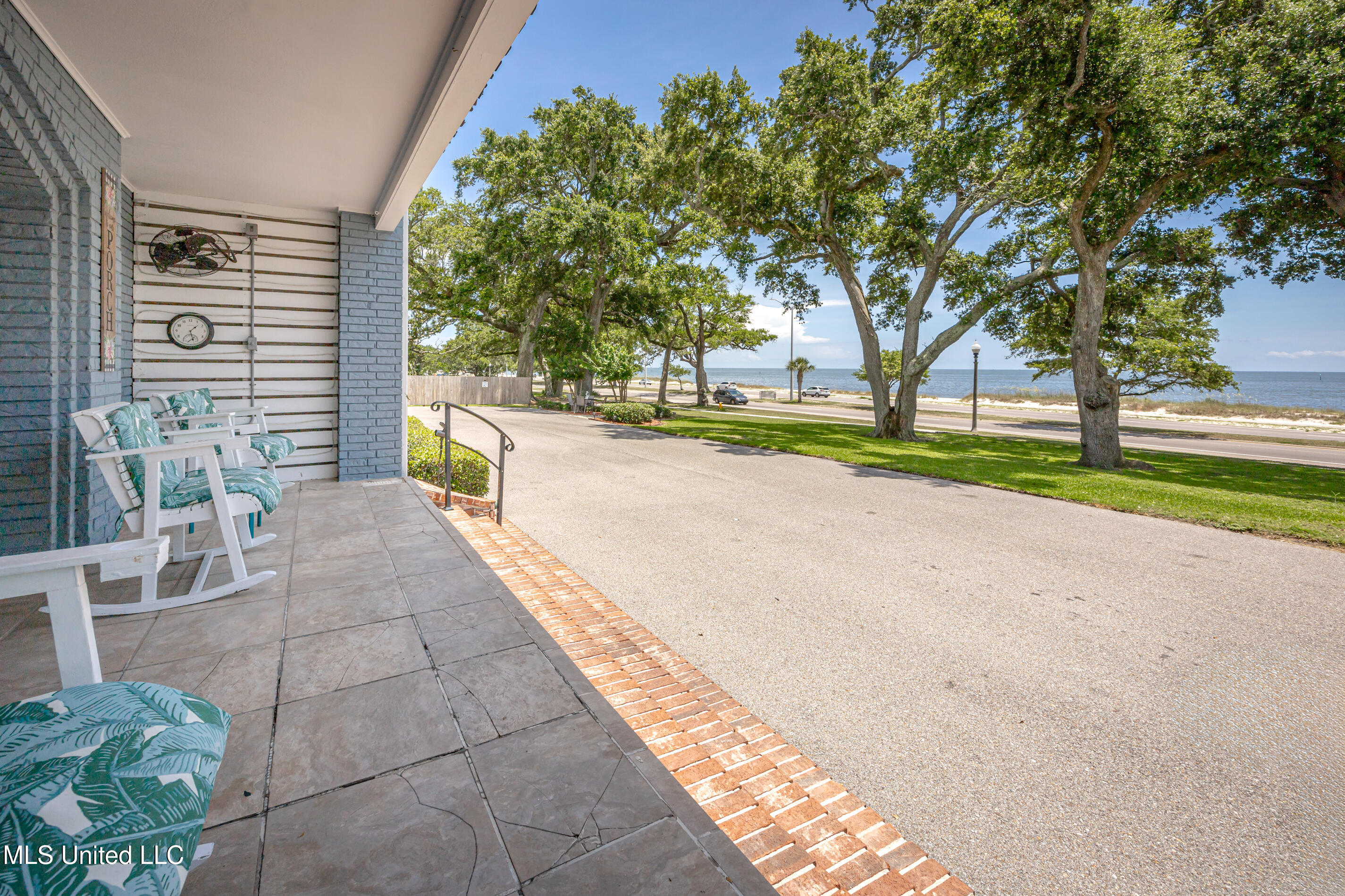 1282 Beach Boulevard, Unit 207 Biloxi, MS 39530 - Photo 28 of 33 IMG_8480