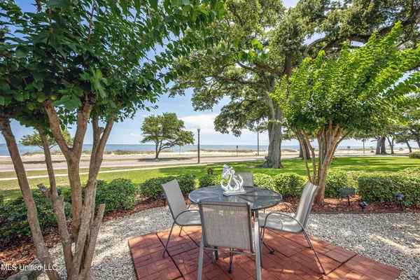 $1,800 | 1282 Beach Boulevard, Unit 207, Biloxi, MS 39530