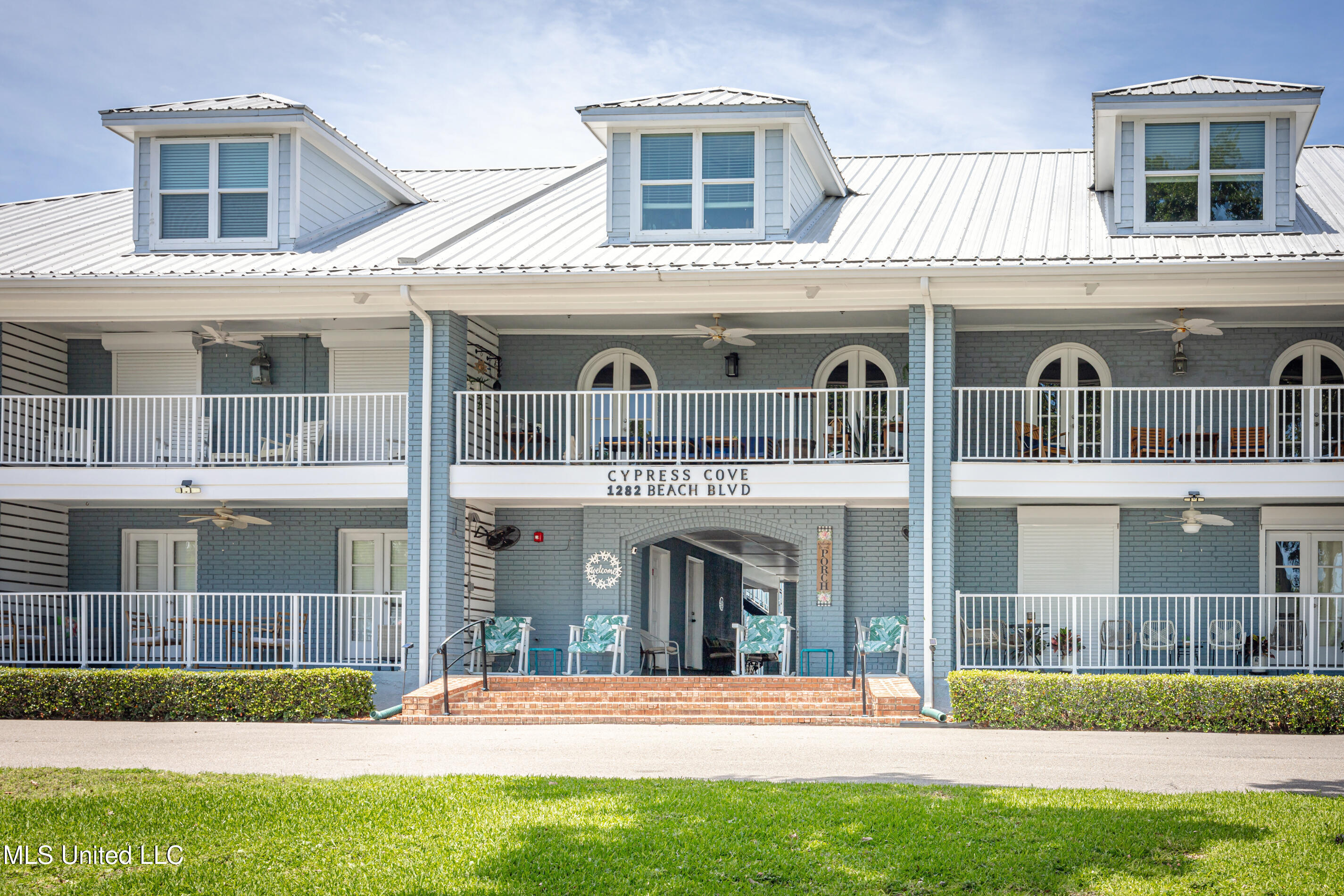 1282 Beach Boulevard, Unit 207 Biloxi, MS 39530 - Photo 3 of 33 IMG_8486