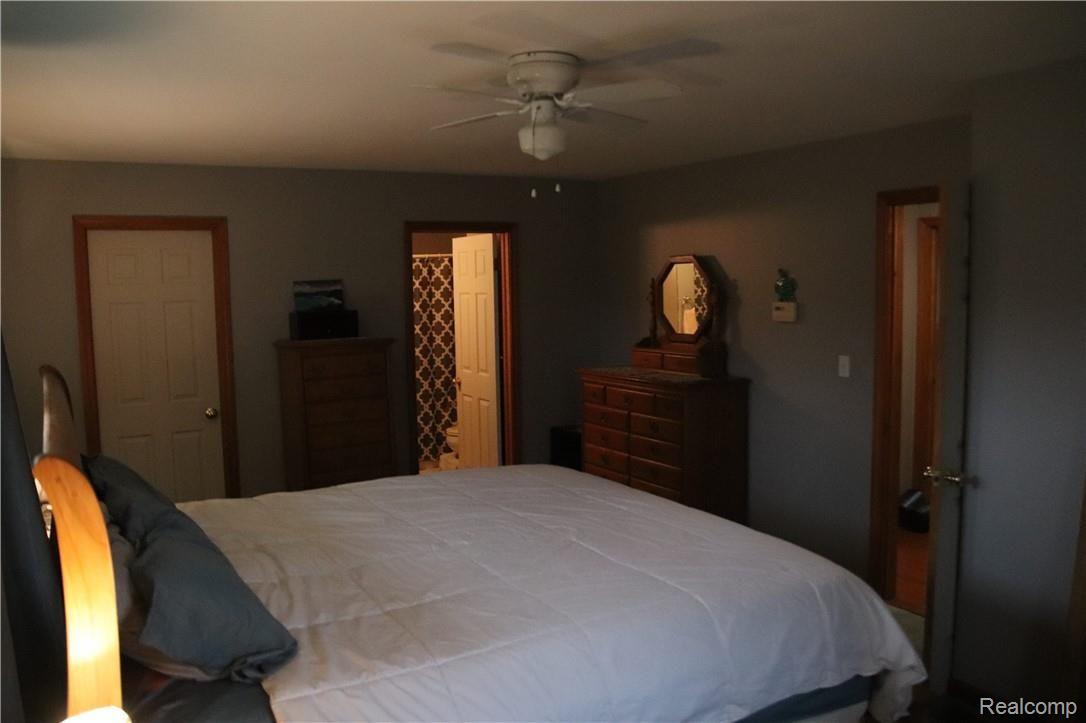1005 Oakcrest Road Howell, MI 48843 - Photo 22 of 33 IMG_5720.jpg