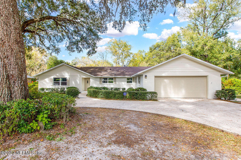 439 Southeast 28th Way Melrose, FL 32666 - Photo 3 of 55 _K7A8891-Edit