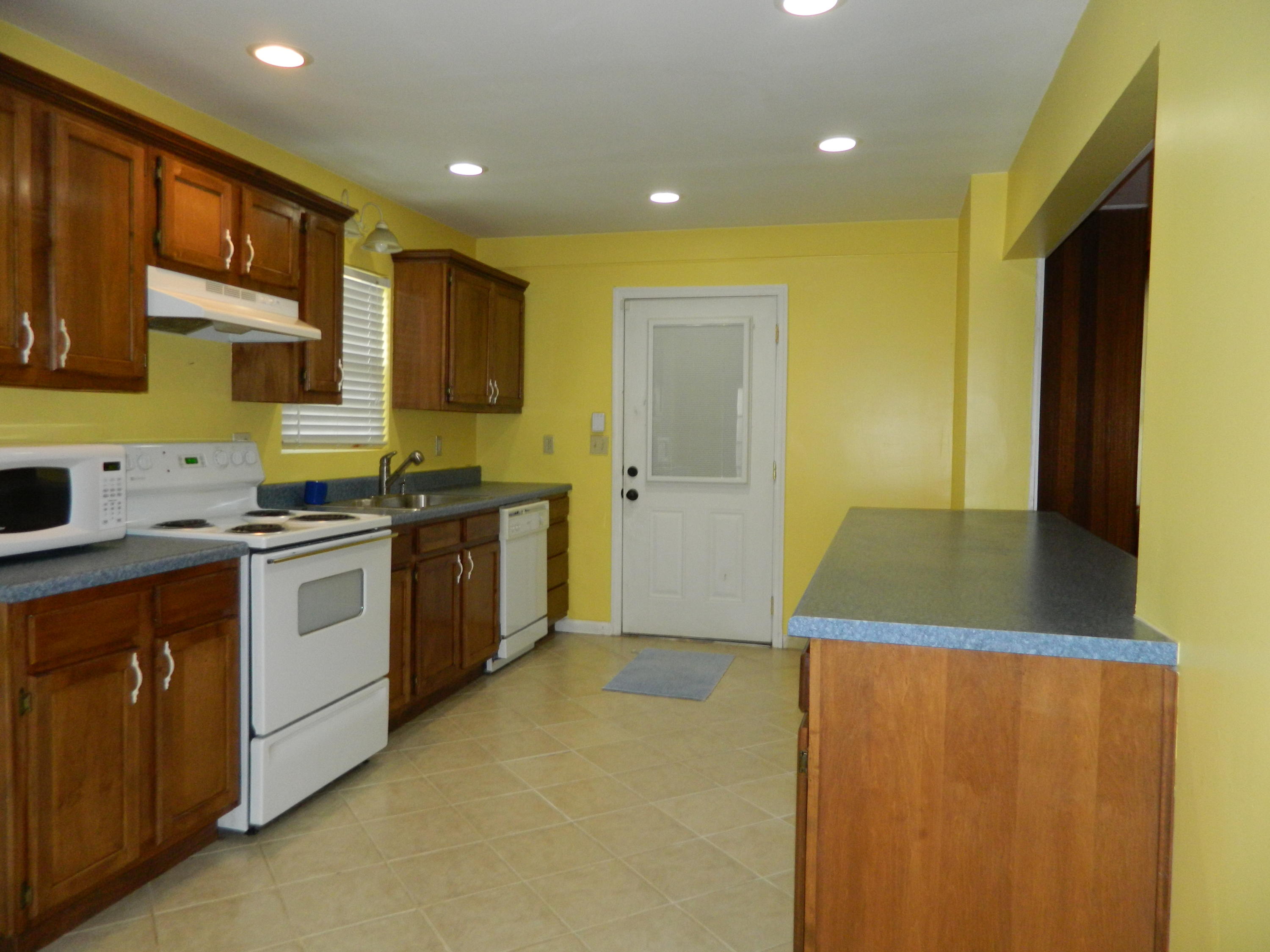 711 Florida Avenue Oak Ridge, TN 37830 - Photo 7 of 13 711 Florida 008