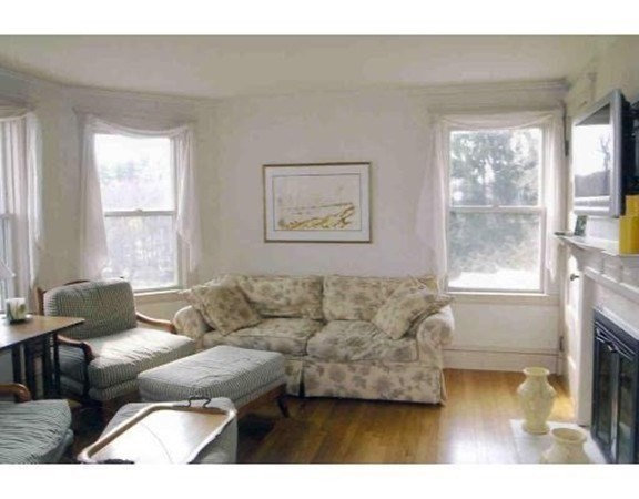 378 Plainfield Road Concord, MA 01742 - Photo 7 of 11 Gallery Image 7