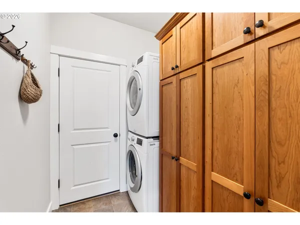 $525,000 | 346 River Loop 1, Eugene, OR 97404